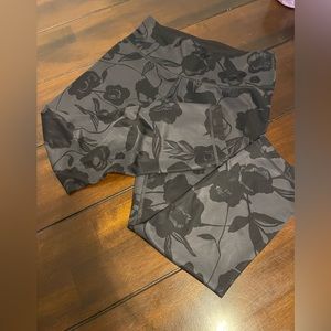 LULULEMON Women’s Crop Leggings